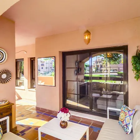 Hacienda Del Sol - Beachside By Finest 에스테포나
