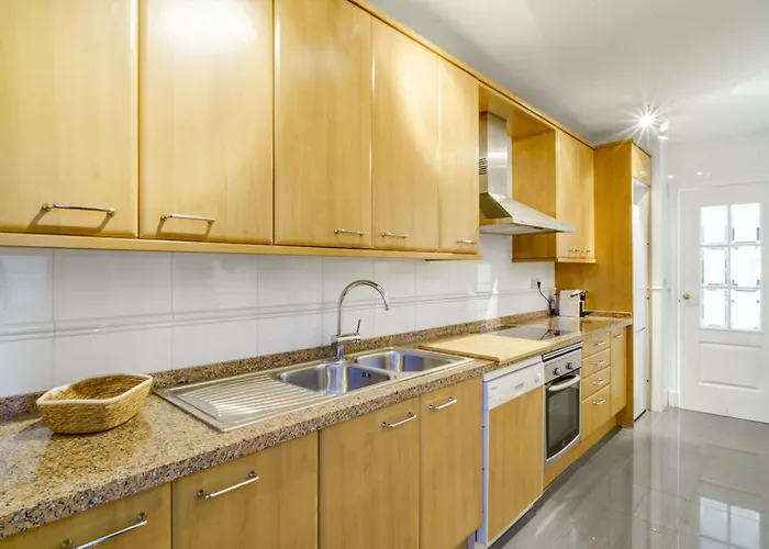 Апартаменты Hacienda Del Sol - Beachside By Finest *